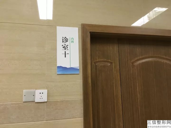 割完双眼皮留下疤痕怎么办，割双眼皮的疤痕怎么办